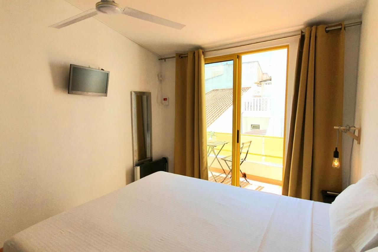 Lovelystay - Yellow Submarine House Lagos Exterior photo