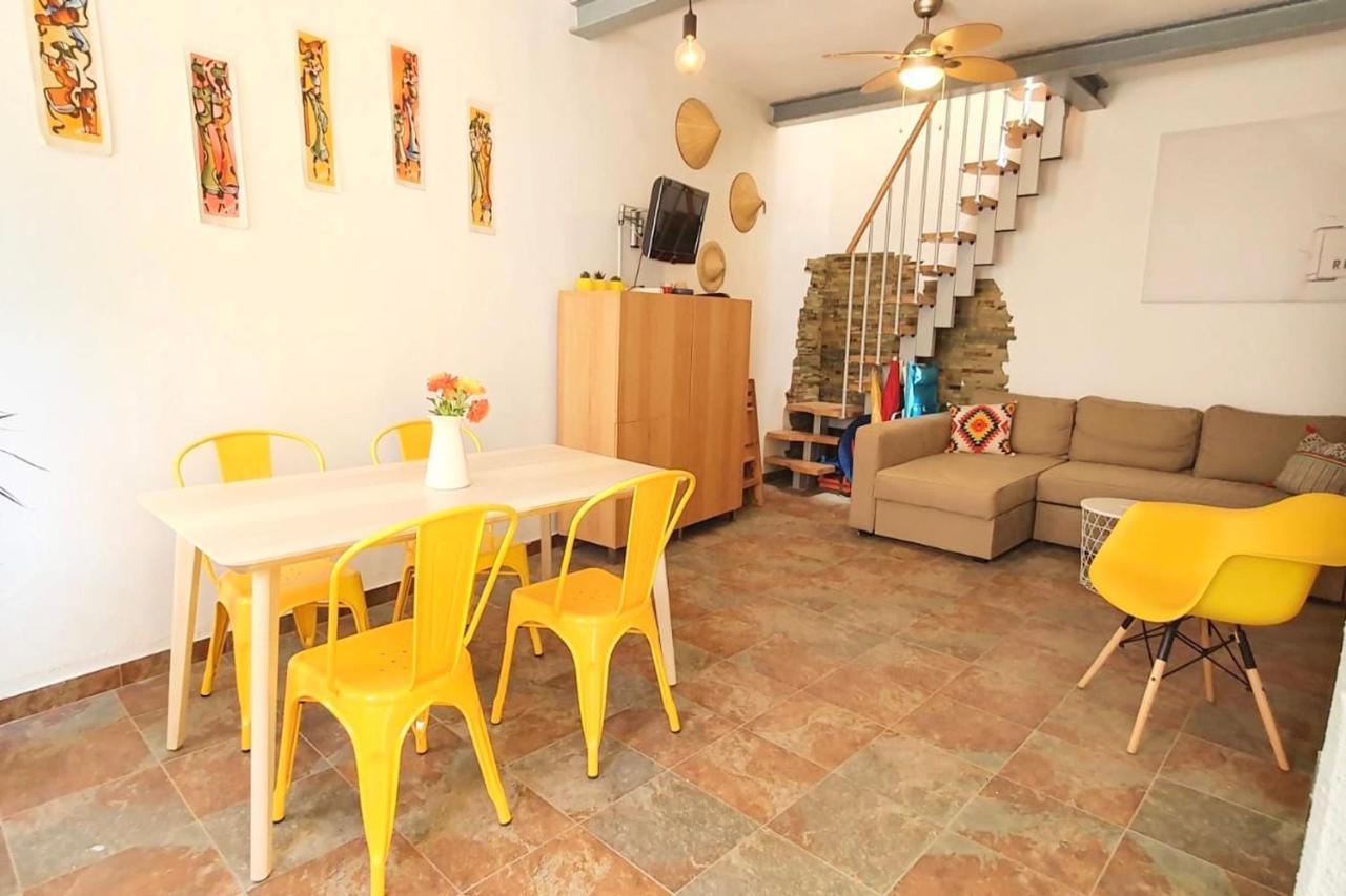 Lovelystay - Yellow Submarine House Lagos Exterior photo